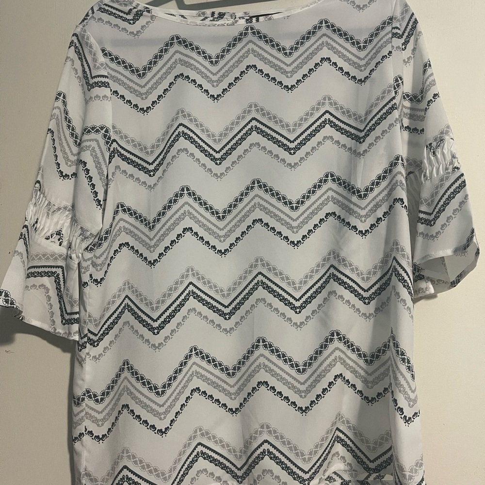 Banana Republic Women’s white 3/4 sleeve blouse